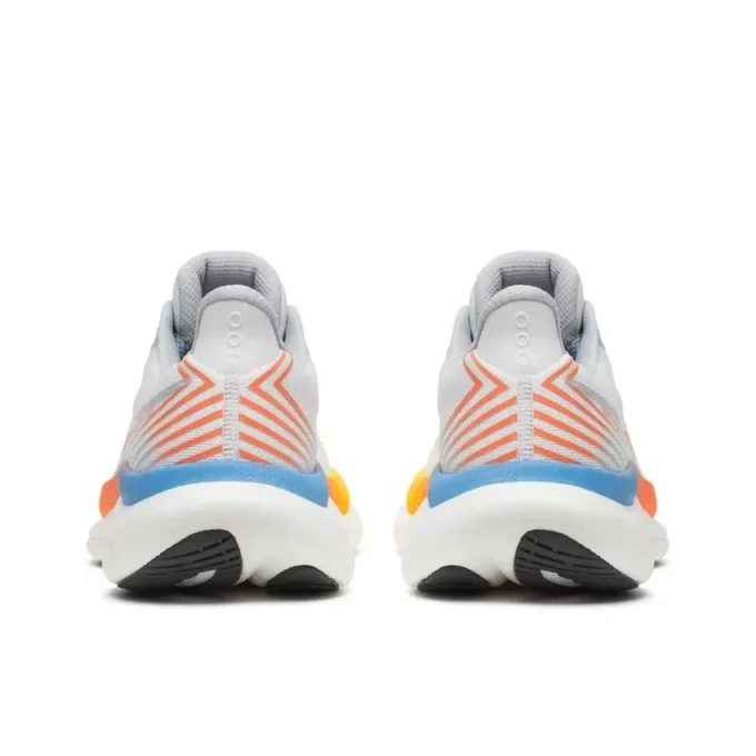 Every Woman’s Marathon x Saucony Triumph 23 for kvinner