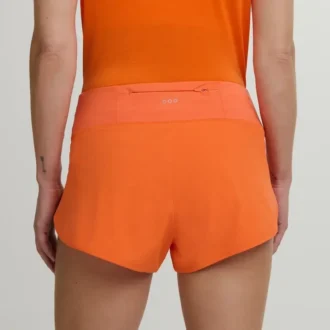Outpace 2.5″ Split Shorts for kvinner