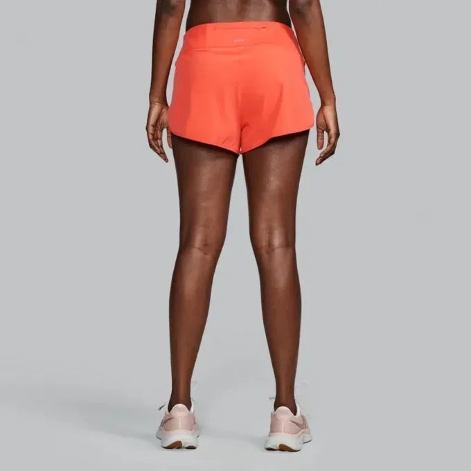 Outpace 2.5″ Split Shorts for kvinner Outpace 2.5″ Split Shorts for kvinner