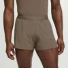 Outpace 2,5″ split shorts for menn Outpace 2,5″ split shorts for menn