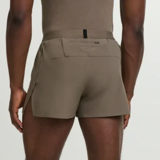 Outpace 2,5″ split shorts for menn